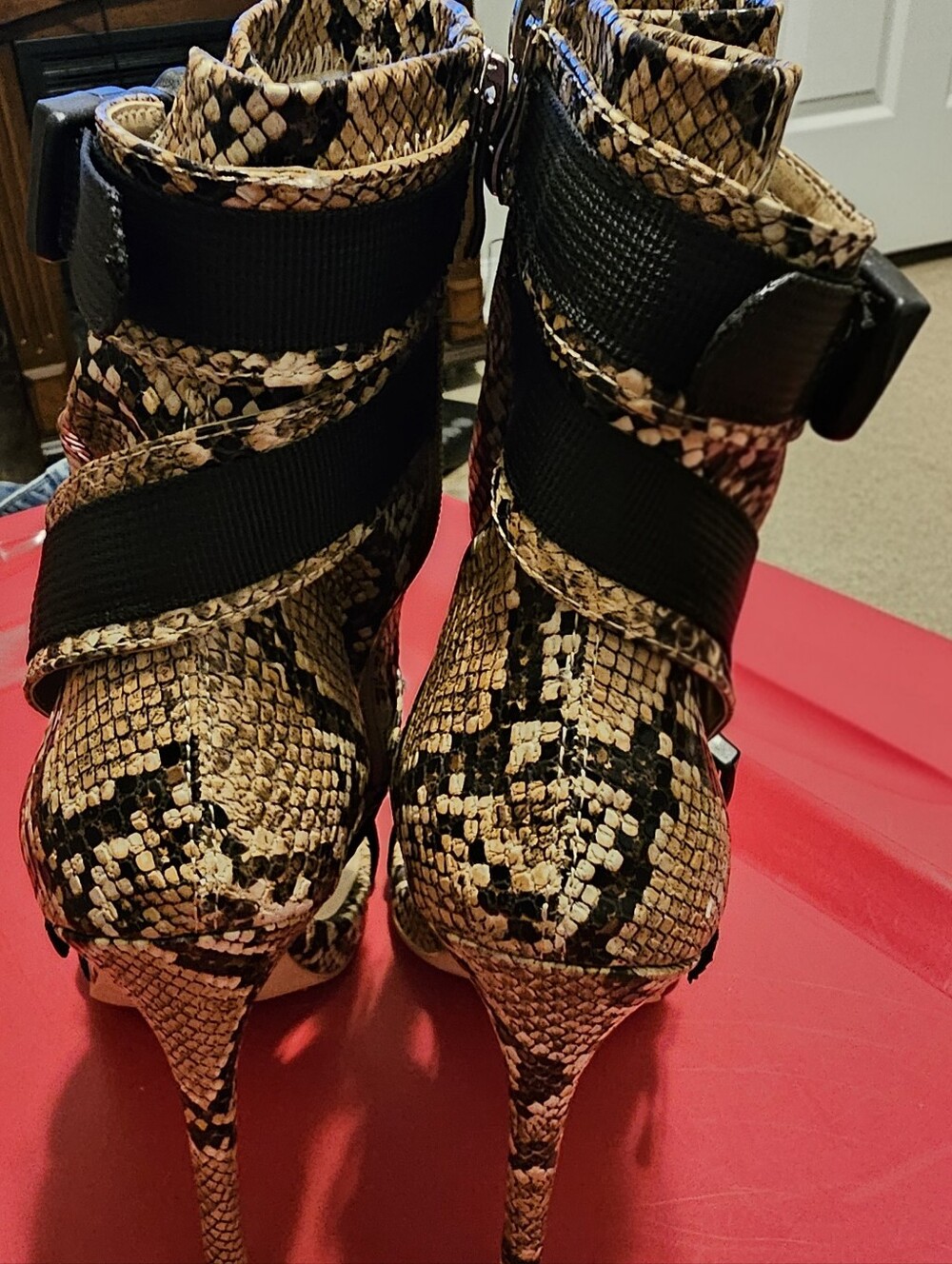 Simmi London Women's 5" Snakeskin Heels Fits Sz 9 Feet, Says Sz 7